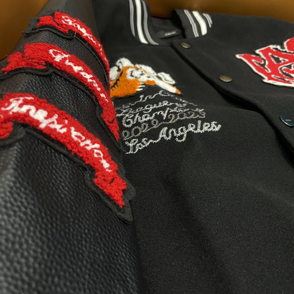 ブランドジャケット側面デザイン